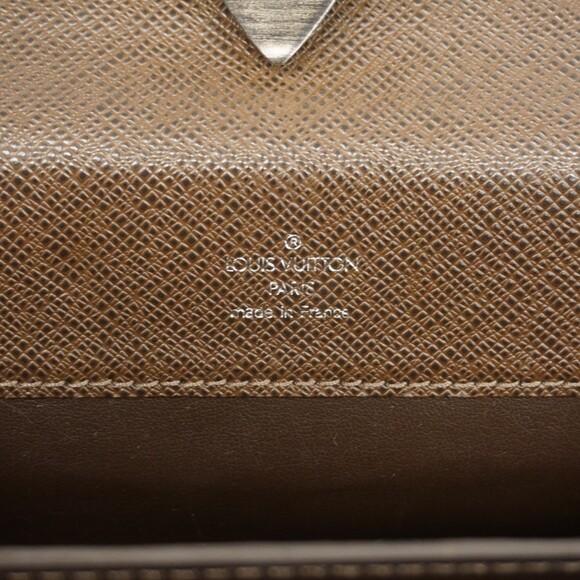 Louis Vuitton Taiga Pilot Case Ural M30028 Grizzly Men's Bag